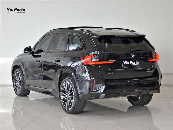 BMW-X1-2024