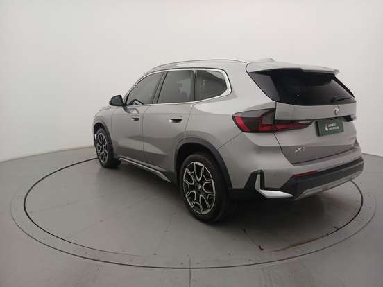 BMW-X1-2024