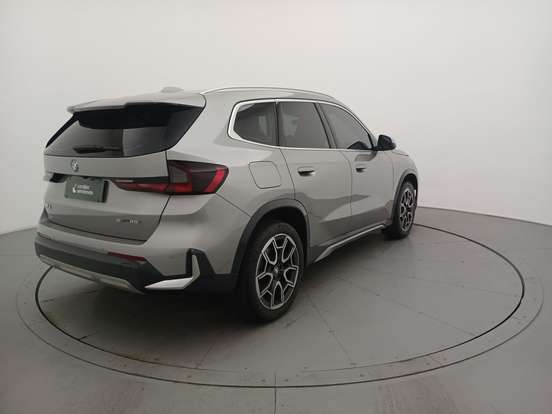 BMW-X1-2024