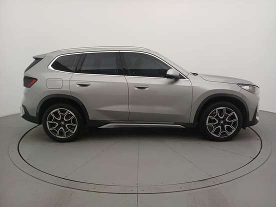 BMW-X1-2024