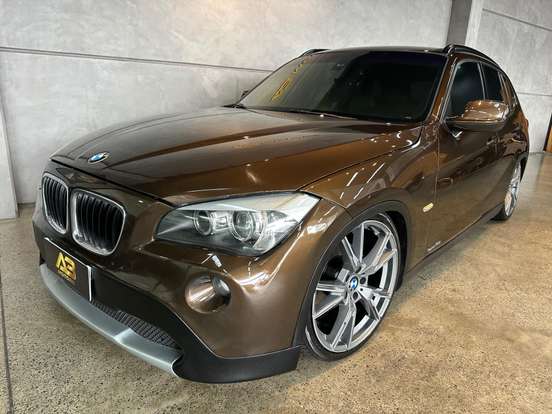 BMW-X1-2.0 18I S-DRIVE 4X2 16V GASOLINA 4P AUTOMÁTICO BMW-X1-2011