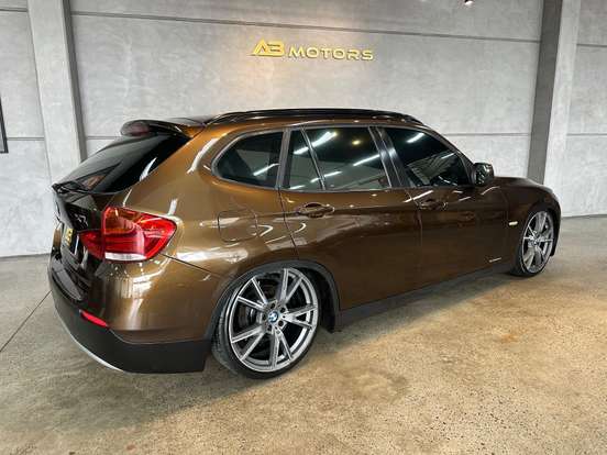 BMW-X1-2011