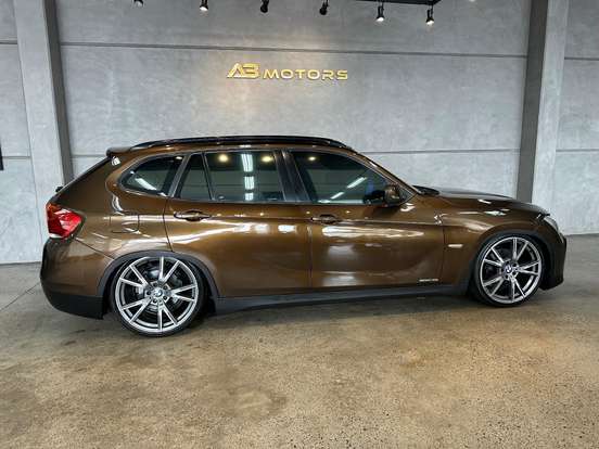 BMW-X1-2.0 18I S-DRIVE 4X2 16V GASOLINA 4P AUTOMÁTICO BMW-X1-2011