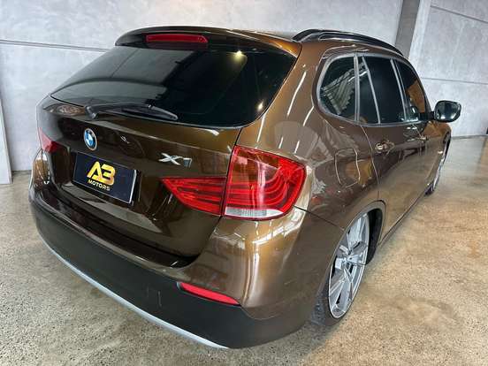 BMW-X1-2011
