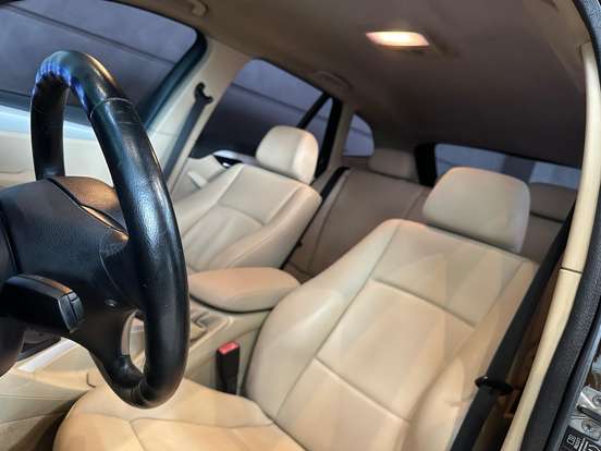 BMW-X1-2.0 18I S-DRIVE 4X2 16V GASOLINA 4P AUTOMÁTICO BMW-X1-2011