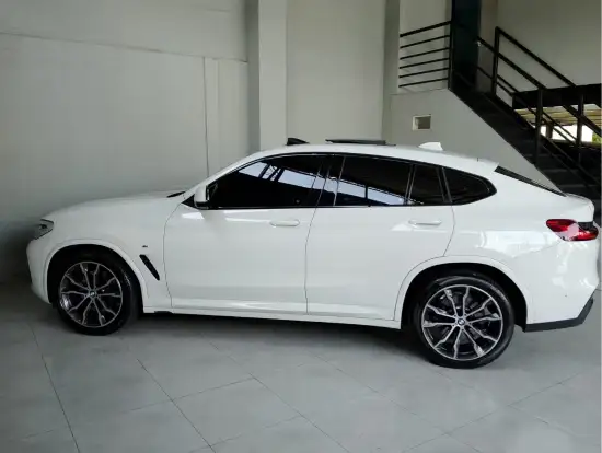 BMW-X4-2021