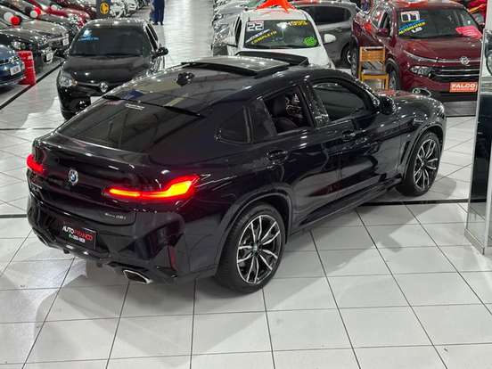 BMW-X4-2022