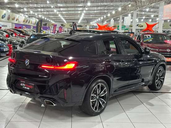 BMW-X4-2022