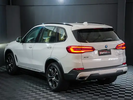 BMW-X5-3.0 4X4 30D I6 TURBO DIESEL 4P AUTOMÁTICO BMW-X5-2019