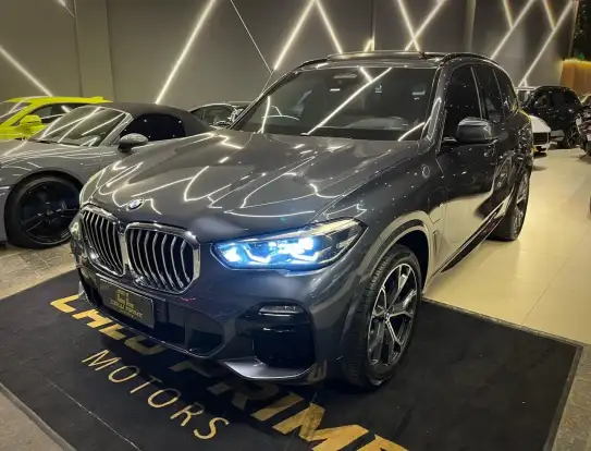 BMW-X5-2021