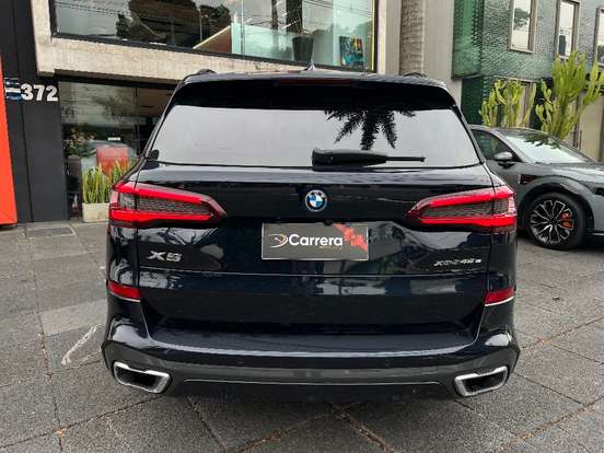BMW-X5-2021
