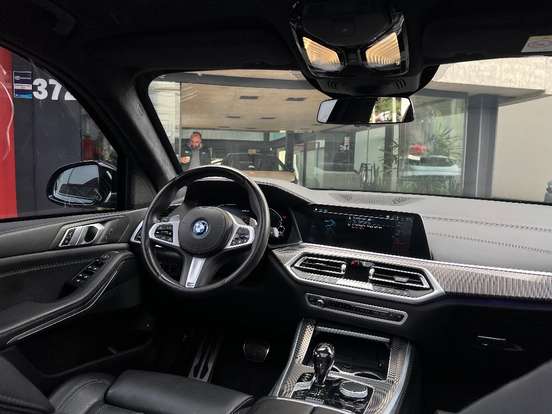 BMW-X5-2021
