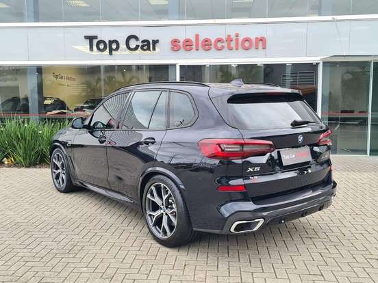 BMW-X5-2021