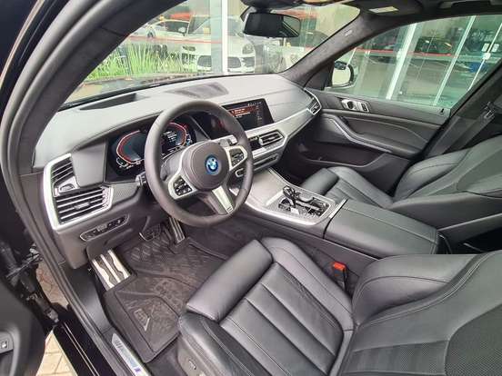 BMW-X5-2021