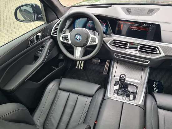 BMW-X5-2021