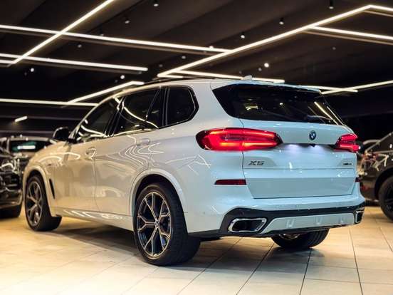 BMW-X5-3.0 I6 TURBO HÍBRIDO XDRIVE45E M SPORT AUTOMÁTICO BMW-X5-2022