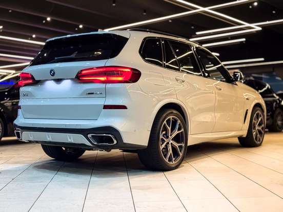 BMW-X5-3.0 I6 TURBO HÍBRIDO XDRIVE45E M SPORT AUTOMÁTICO BMW-X5-2022