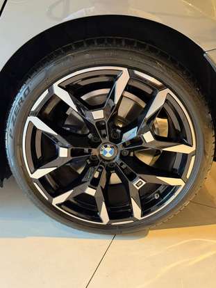 BMW-320i-2025