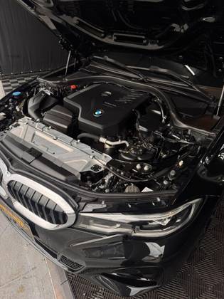 BMW 320i 2.0 16V TURBO GASOLINA M SPORT AUTOMÁTICO