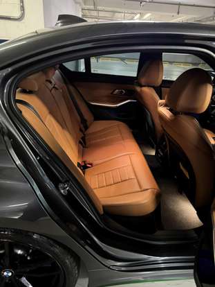 BMW-330e-2021