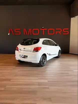 CHEVROLET-ONIX-2015