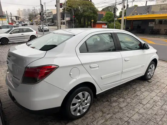 CHEVROLET-PRISMA-2014