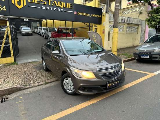 CHEVROLET-PRISMA-2013