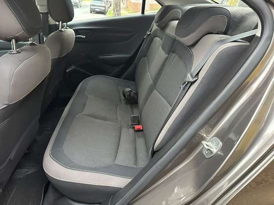 CHEVROLET-PRISMA-2013