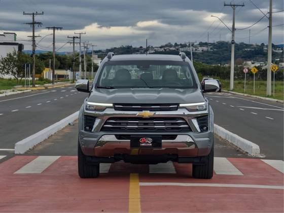 CHEVROLET S10 2.8 16V TURBO DIESEL HIGH COUNTRY CD 4X4 AUTOMÁTICO