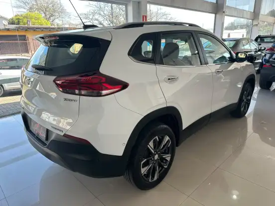 CHEVROLET-TRACKER-2023