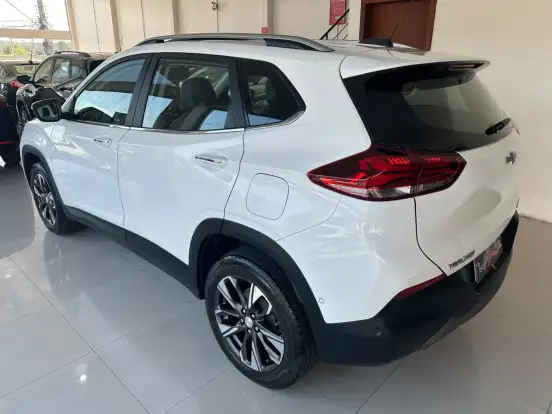 CHEVROLET-TRACKER-2023