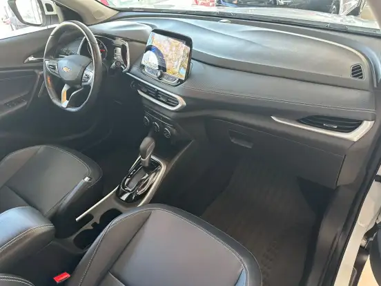 CHEVROLET-TRACKER-2023