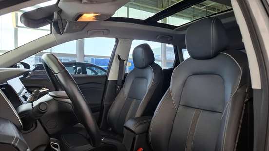 CHEVROLET-TRACKER-2023