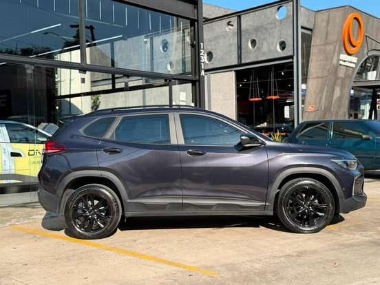 CHEVROLET-TRACKER-2023