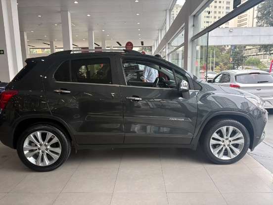 CHEVROLET-TRACKER-2017