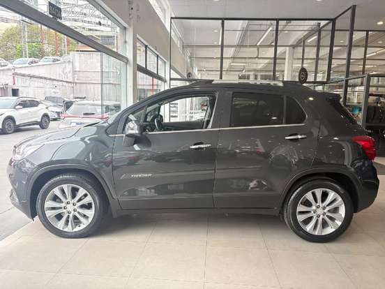 CHEVROLET-TRACKER-2017