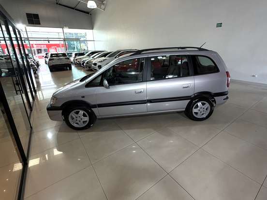 CHEVROLET-ZAFIRA-2.0 MPFI CD 8V GASOLINA 4P MANUAL CHEVROLET-ZAFIRA-2001