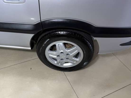 CHEVROLET-ZAFIRA-2001