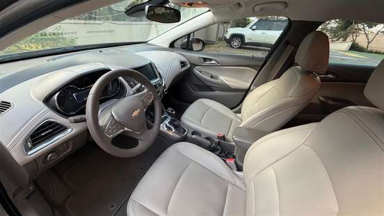 CHEVROLET-CRUZE-2018