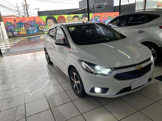 CHEVROLET-ONIX-2018