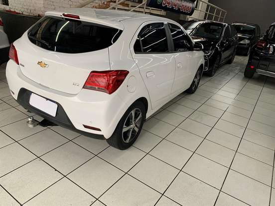 CHEVROLET-ONIX-1.4 MPFI LTZ 8V FLEX 4P AUTOMÁTICO CHEVROLET-ONIX-2018