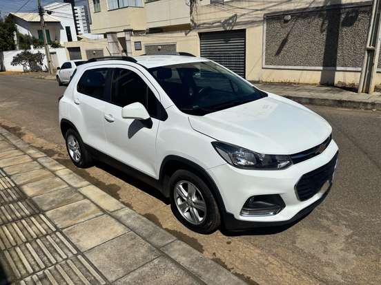 CHEVROLET-TRACKER-2017