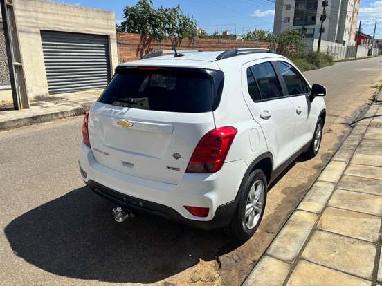 CHEVROLET-TRACKER-2017