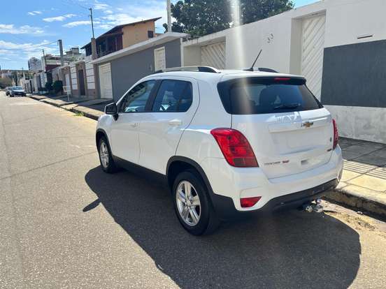 CHEVROLET-TRACKER-2017