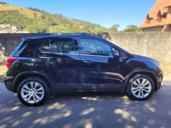 CHEVROLET-TRACKER-2018