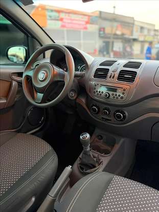 FIAT-GRAND SIENA-2015