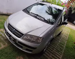 FIAT IDEA 1.8 MPI HLX 8V FLEX 4P MANUAL FIAT IDEA 1.8 MPI HLX 8V FLEX 4P MANUAL