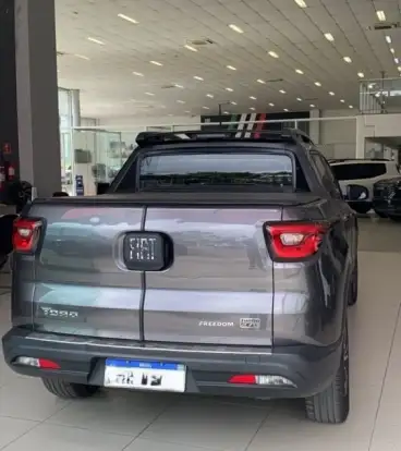 FIAT-TORO-2023