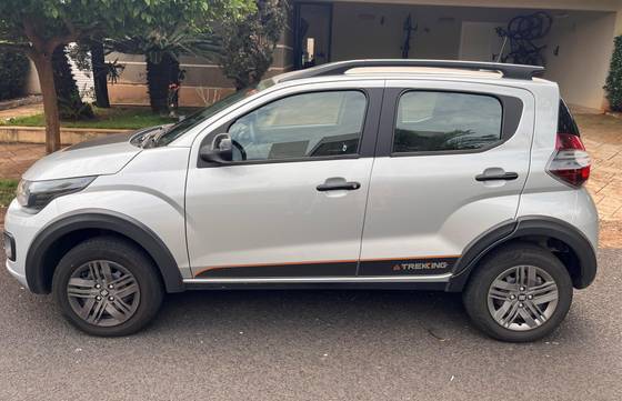FIAT MOBI 1.0 FIREFLY FLEX TREKKING MANUAL