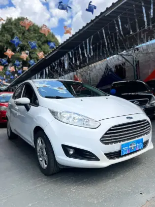 FORD FIESTA 1.6 SE HATCH 16V FLEX 4P POWERSHIFT